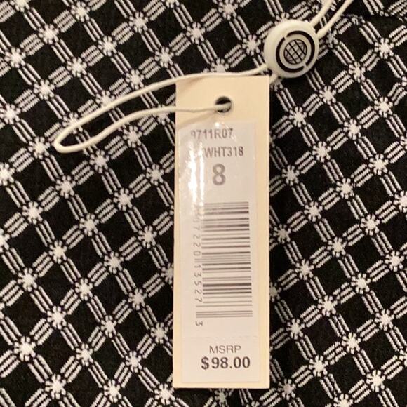 Black & White Max Studio Pants in Size 8 that Seems like a Size 6. NWT. - Picture 6 of 6